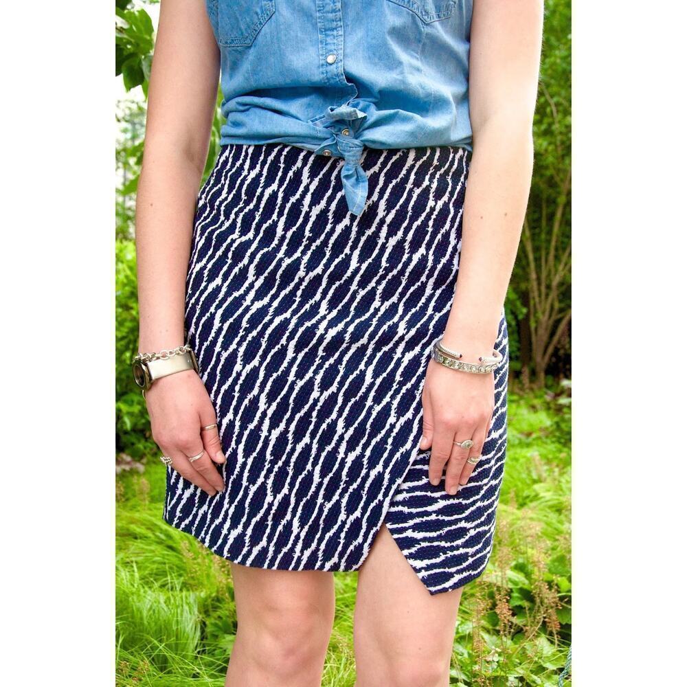 Ann Taylor LOFT Size 14 Petite Textured Faux Wrap Skirt Navy Blue Cotton Blend